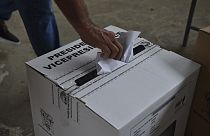 Ekvator'da devlet başkanlığı seçimleri ile çevre referandumları için seçmenler sandık başına gitti