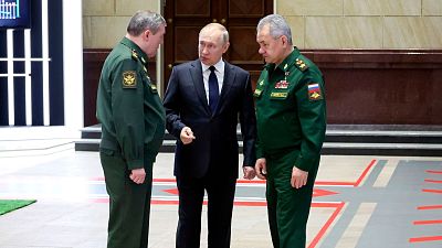 Geraszimov orosz vezérkari főnök, Putyin elnök és Sojgu védelmi miniszter