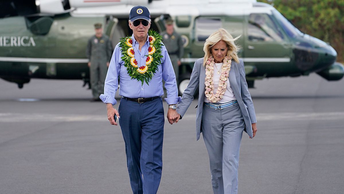 Джо и Джилл Байдены на сгоревшем острове Мауи, 21 августа 2023 года.