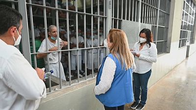 Los presos recibieron la visita del comisionado de Derechos Humanos de El Salvador, Andrés Guzmán, y la procuradora de Derechos Humanos, Raquel Caballero