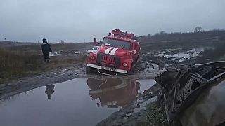 Ein Feuerwehrauto aus Stepnohirsk auf der "Straße des Lebens"