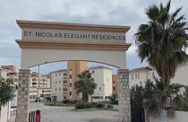 مجمع " "آيوس نيكولاوس" السكني، الذي يأوي نحو 700 لاجئ، في قرية كلوراكاس، قبرص،