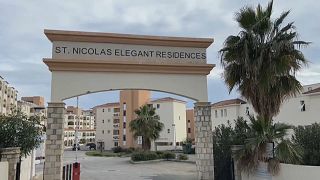مجمع " "آيوس نيكولاوس" السكني، الذي يأوي نحو 700 لاجئ، في قرية كلوراكاس، قبرص،