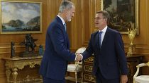 Король Испании консультируется с представителями политических партий по поводу состава правительства.