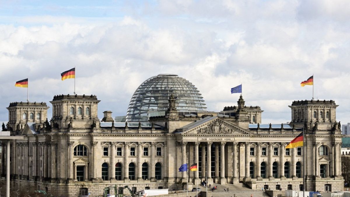 Fotografía de la fachada del parlamento de Alemania.