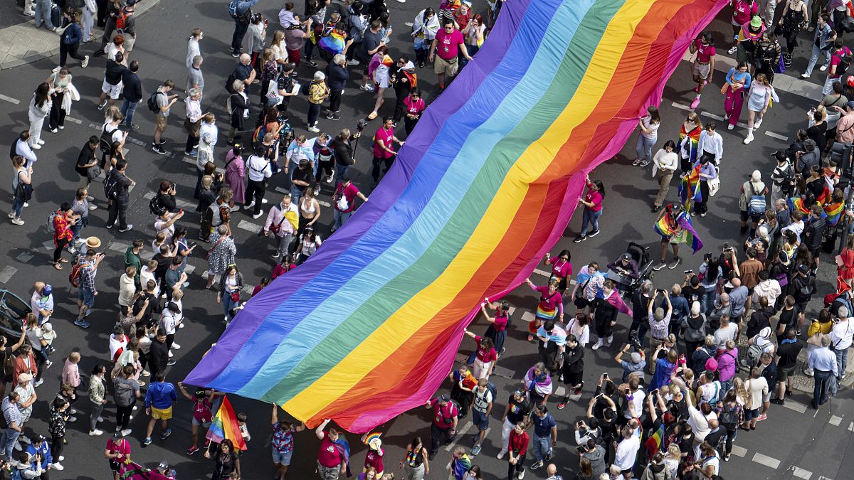Радужный флаг на 45-м Берлинском марше гордости, 22 июля 2023 г.