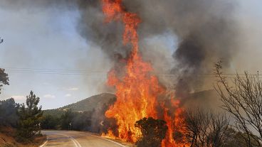 Incêndio destrói mosteiro de Agia Paraskevi