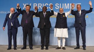 Brezilya, Çin, Güney Afrika, Hindistan liderleri (soldan sağa) ile Rusya Dışişleri Bakanı Sergey Lavrov, BRICS zirvesinde