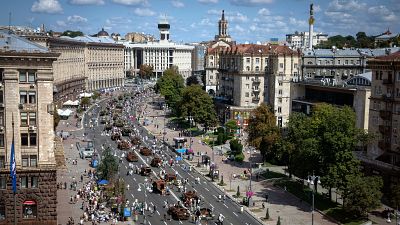 На Крещатике выставили колонну захваченных российских танков и машин пехоты, 24 августа 2023 года.