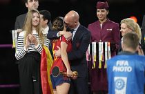 روبياليس أثناء الاحتفال بفوز إسبانيا بكأس العالم لكرة القدم النسائية