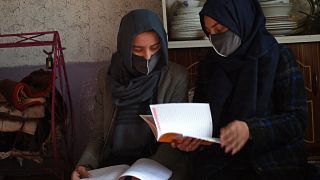 صورة أرشيفية لطالبات أفغانيات