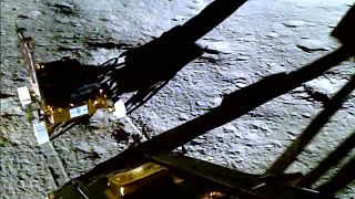 Луноход миссии "Чандраян-3" делает первые шаги по поверхности спутника Земли