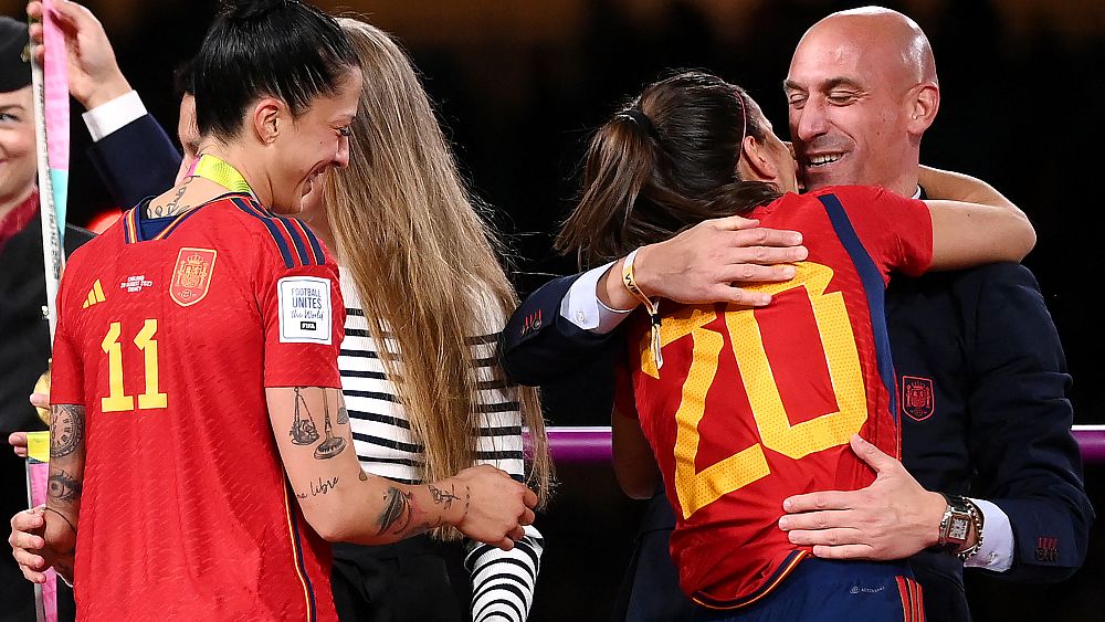 Fútbol. Los 23 campeones del mundo se niegan a jugar con España tras el beso forzado