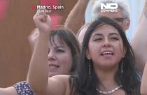 İspanya'da kadınlar, kadın futbolcu Hermoso'yu dudadığından öpen Futbol Federasyonu Başkanını protesto etti
