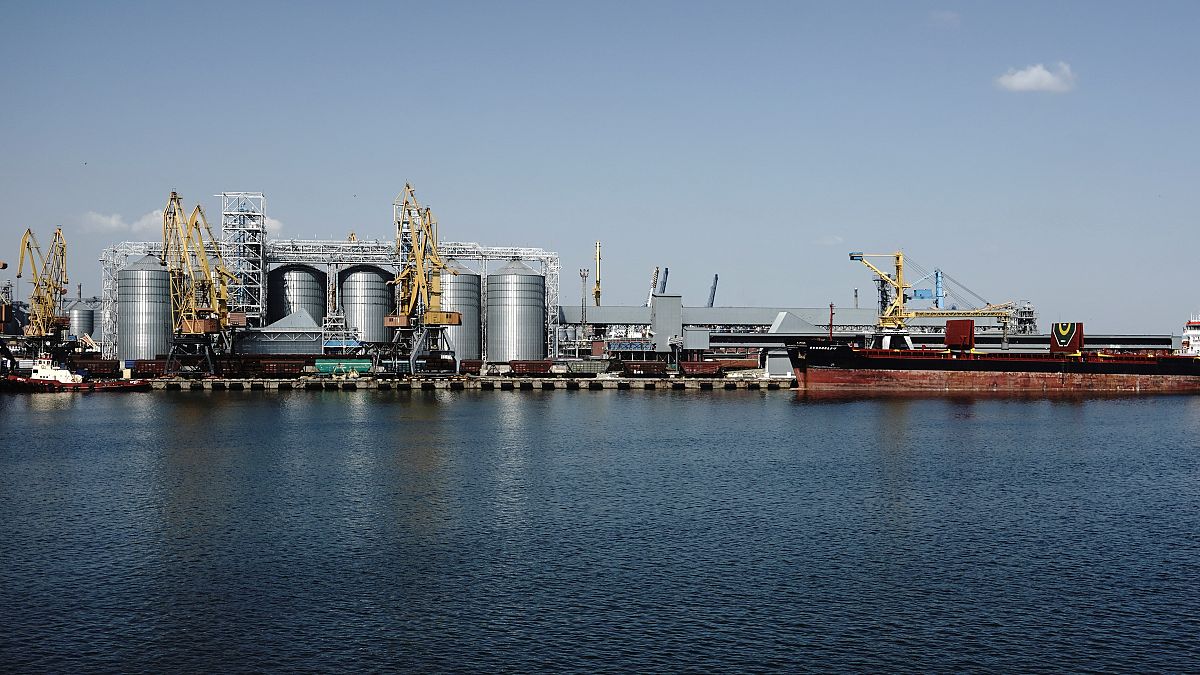 Зерновой терминал в порту Одессы