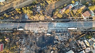 Drohnenbilder zeigen das Ausmaß der Zerstörung nach Explosionen an Flüssiggastankstelle