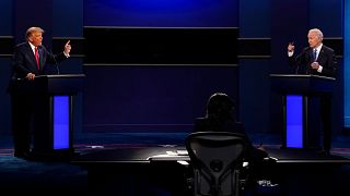 دونالد ترامپ و جو بایدن، در جریان دومین و آخرین مناظره ریاست جمهوری در ۲۲ اکتبر ۲۰۲۰