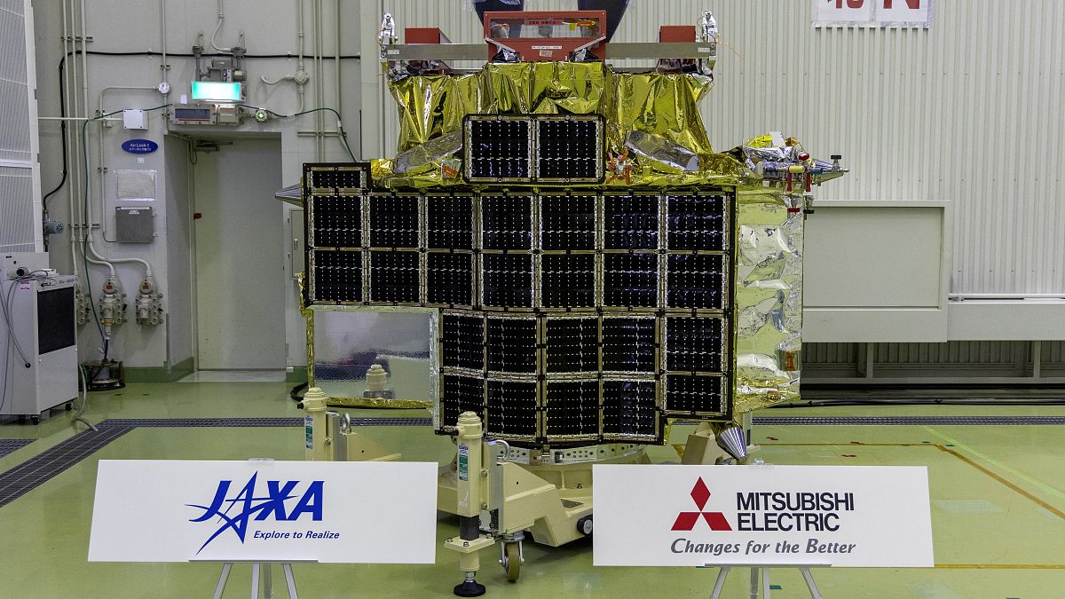 Tanegashima Uzay Merkezi'nde bulunan Ay araştırmalarında kullanılacak araç