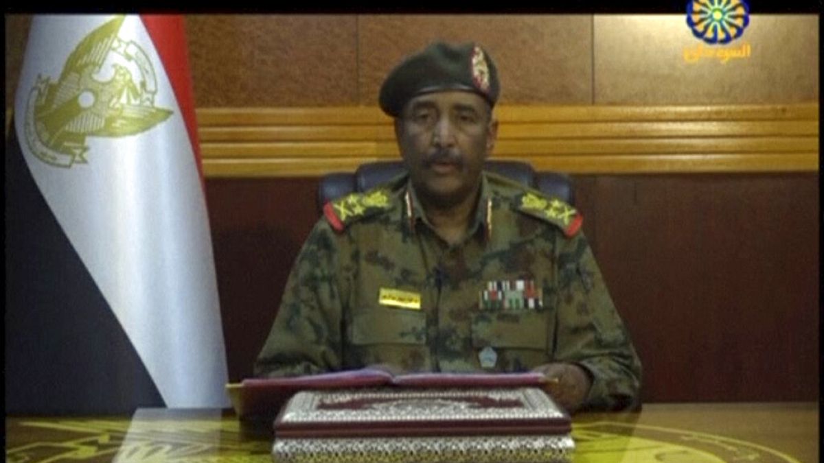 Sudan ordu komutanı Ordu Komutanı Orgeneral Abdulfettah El-Burhan