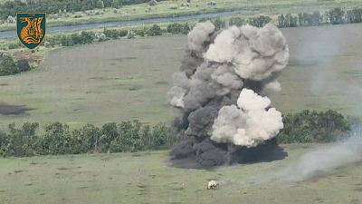 مجتزأ من فيديو لتفجير ألغام روسية قام بها الجيش الأوكراني