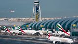 Авиалайнер компании Emirates заходит на посадку в международном аэропорту Дубая в Дубае, Объединенные Арабские Эмираты, 11 декабря 2019 г.