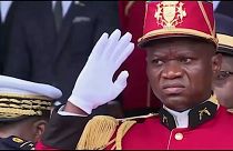 رئيس الحرس الجمهوري الجنرال أوليغي نغيما عين قائد للفترة الانتقالية في الغابون بعد الإطاحة بالرئيس علي بونغو