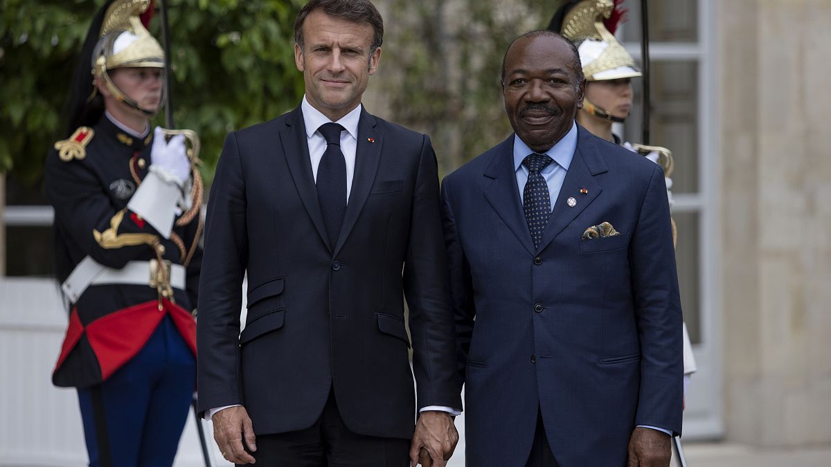 Emmanuel Macron reçoit le président gabonais Ali Bongo à l'Elysée, juin 2023.