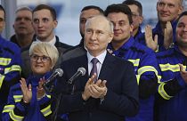Президент Владимир Путин среди российских газовиков