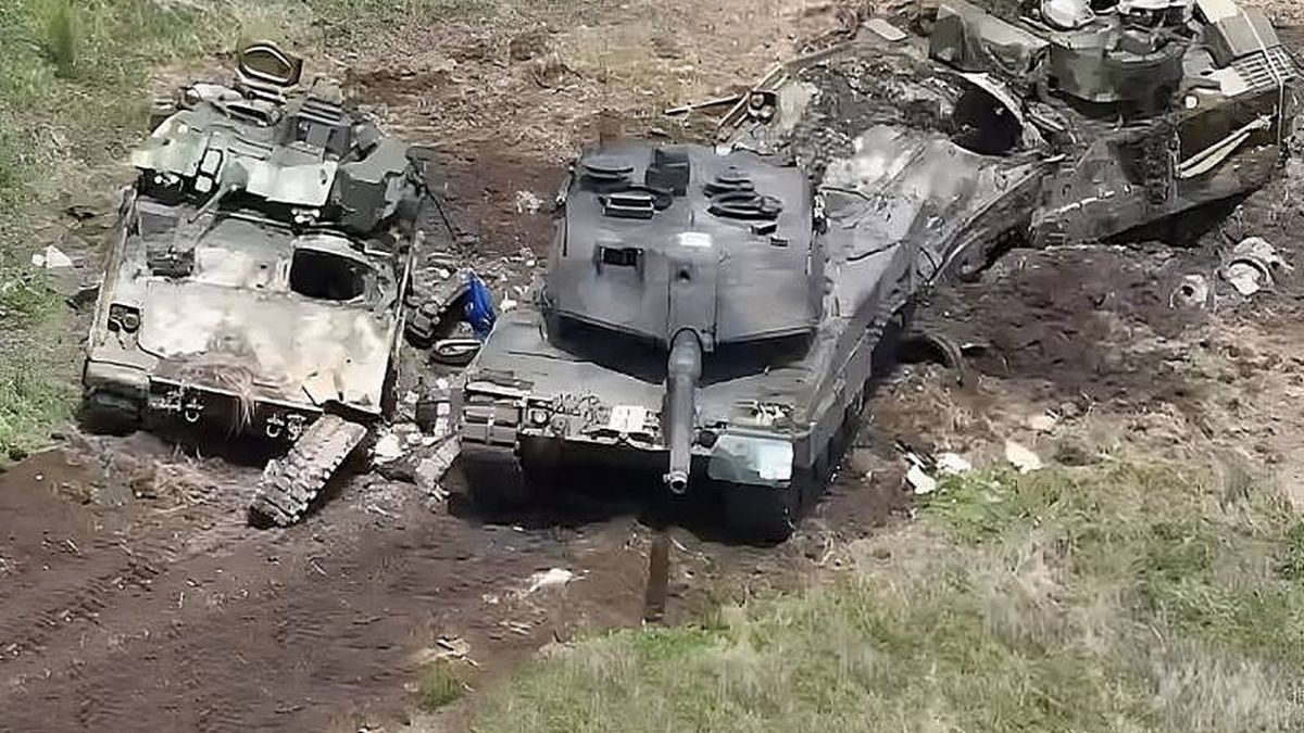 Két végzetesen eltalált Leopard 2 és egy javítható