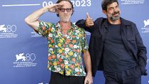Massimiliano Rossi à gauche et Pierfrancesco Favino pour la présention à Venise de "Comandante"