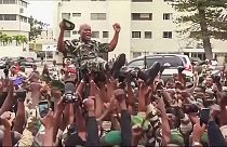 Gabonban ünneplik a puccsot