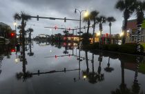 Затопленная главная улица в Норт-Мирт-Б��ч, Южная Каролина