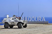 مركبة عسكرية تابعة لقوات اليونيفيل قرب بلدة الناقورة اللبنانية على الحدود مع إسرائيل