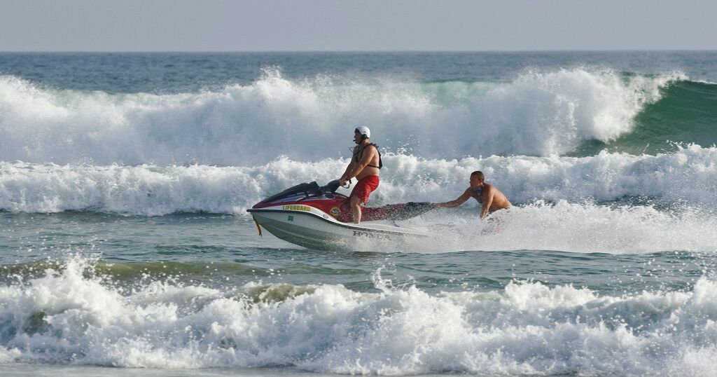 Two French-Moroccan holidaymakers killed at sea by Algerian coastguards