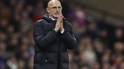 Baiser forcé : le sélectionneur de l'équipe masculine s'excuse d'avoir applaudi Rubiales