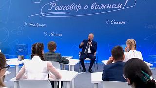 L'incontro di Putin con un gruppo di studenti. (1.9.2023)
