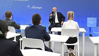 الرئيس الروسي فلاديمير بوتين يلتقي بالتلاميذ بمناسبة بداية العام الدراسي الجديد، روسيا، الجمعة 1 سبتمبر 2023