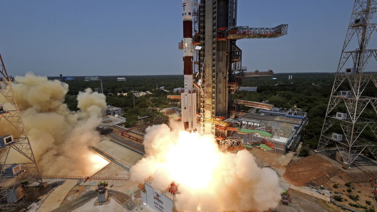 Aditya L1 uzay aracını taşıyan PSLV XL roketi, Güneş görevi için Sriharikota uzay merkezinden fırlatıldı