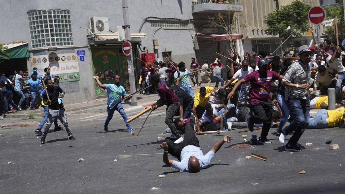 Tel Aviv'de Eritreli gruplar arasında şiddet olayları yaşandı