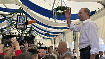 Hubert Aiwanger im Wahlkampf im Bierzelt
