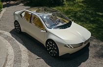 BMW, "Tesla'ya rakip" yeni modelini tanıttı