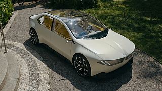 BMW, "Tesla'ya rakip" yeni modelini tanıttı