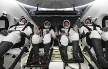 رواد الفضاء الأربعة: ستيفن بوين ووارين هوبيرغ، أندريه فيديايف وسلطان النيادي