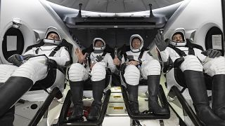 رواد الفضاء الأربعة: ستيفن بوين ووارين هوبيرغ، أندريه فيديايف وسلطان النيادي