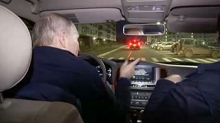 Putyin útban Mariupol felé