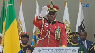 General Brice Oligui Nguema é primo do presidente deposto.