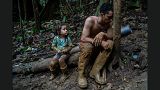 "Paths of Desperate Hope", de Federico Rios Escobar, vencedor do Prémio Visa d'Or 2023, mostra a realidade brutal dos migrantes sul-americanos que tentam chegar aos EUA.