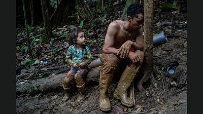 "Paths of Desperate Hope" by Federico Rios Escobar, winner of the 2023 Visa d'Or Award, shows the brutal reality of South American migrants trying to reach the US.