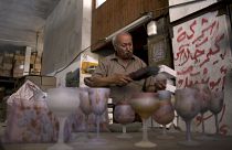 مصنع زجاج في غزة