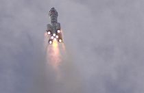 صاروخ يحمل طاقمًا من رواد الفضاء الصينيين على متن سفينة الفضاء شنتشو-16 من مركز جيوتشيوان لإطلاق الأقمار الصناعية> 2023/05/30